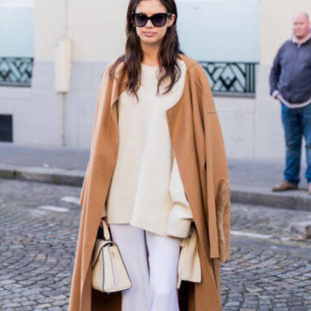 Retail $5800 Valextra Iside Top Handle Mini Bag in Pergamena white - Picture 8 of 9